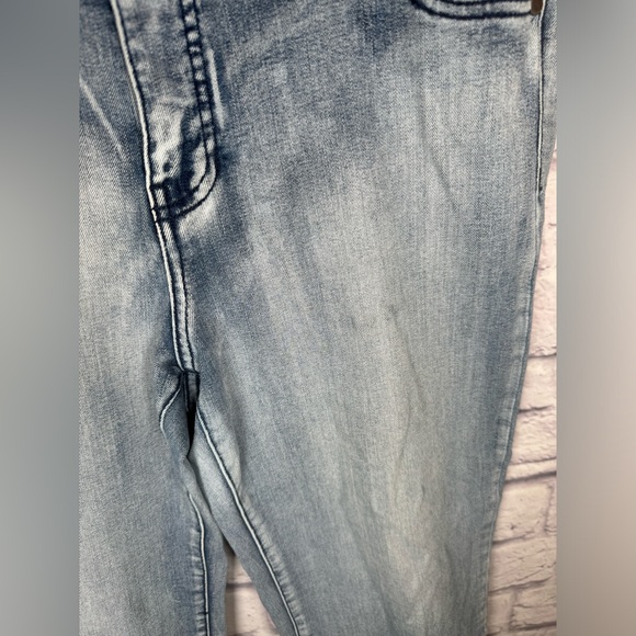 Liverpool Michelle Capri Light Wash women’s size 12/31 denim jeans - Picture 4 of 10